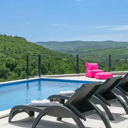 Manola Tatil Evi *